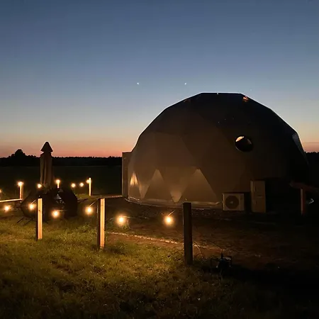 Glamping Hen W Trawie *