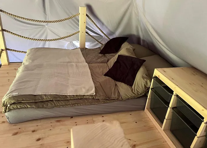 Glamping Hen W Trawie Lyxtält