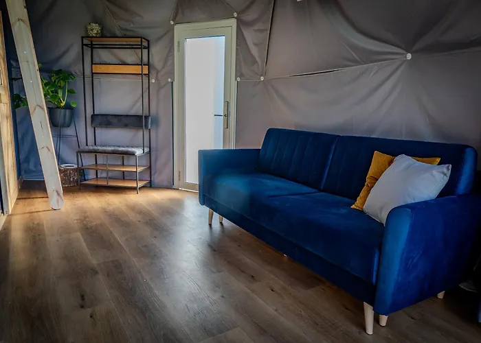 Glamping Hen W Trawie *