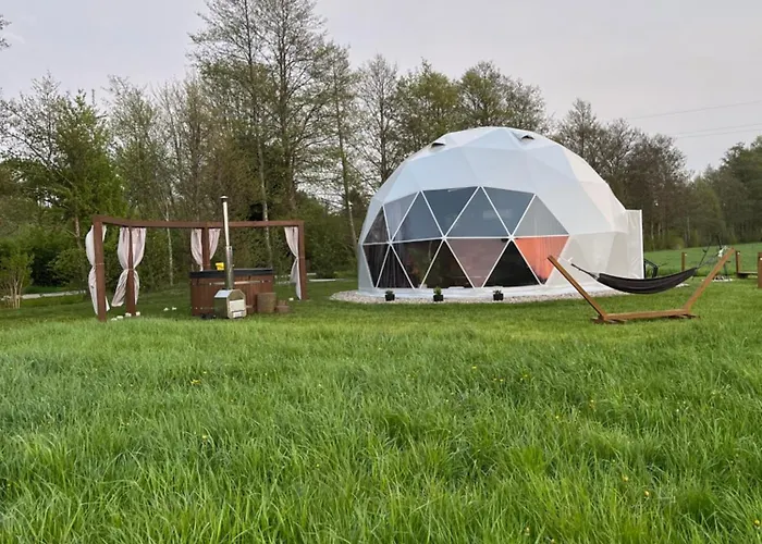 Lyxtält Glamping Hen W Trawie